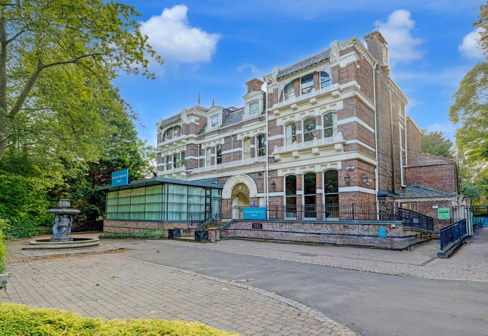 Liverpool Aigburth Sefton Park Hotel By Belvilla
